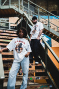 Afbeelding laden in galerij, White GABOS T-shirt, full outfit
